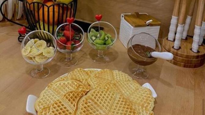 Evde Kaldığımız Bu Günlerde Sıkıntıları Bir Kenara Atıp, Leziz mi Leziz Waffle Yapmaya Var mısın!