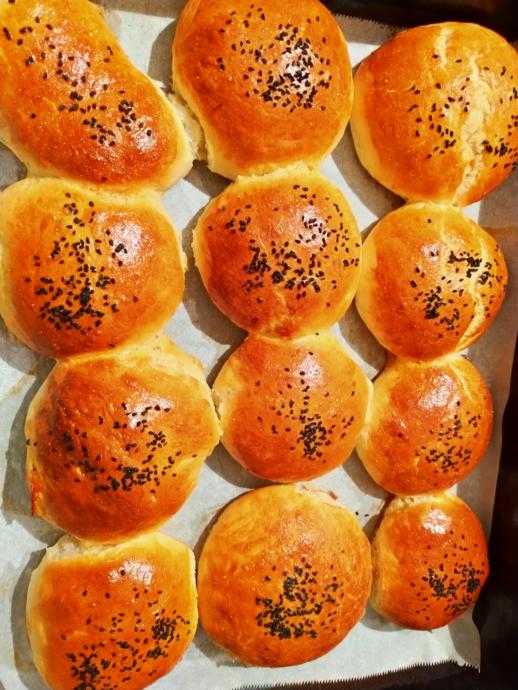 Kahvaltılarda Atıştırmalık Mayalı Poğaça Tarifi
