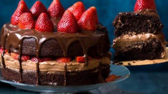 Kakaolu Ve Çikolata Soslu Yaş Pasta Tarifim Sizlerle 🎂🍰🎂🍰🎂