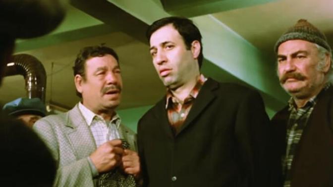Bu Günlerde İçimizi Isıtacak Eskileri Hatırlatacak 4 Efsane Kemal Sunal Filmi!