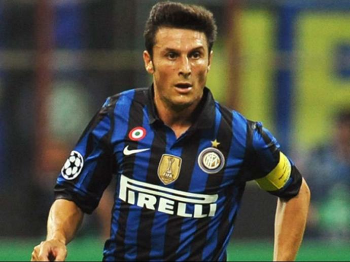 Dünya Futbolunun Efsaneleşmiş En İyi 7 Bek Oyuncusu!