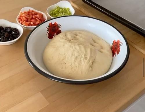 Evde Kaldığımız Bu Günlerde Pizza Poğaça Tarifim Sizlerle!