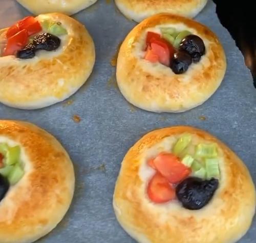 Evde Kaldığımız Bu Günlerde Pizza Poğaça Tarifim Sizlerle!