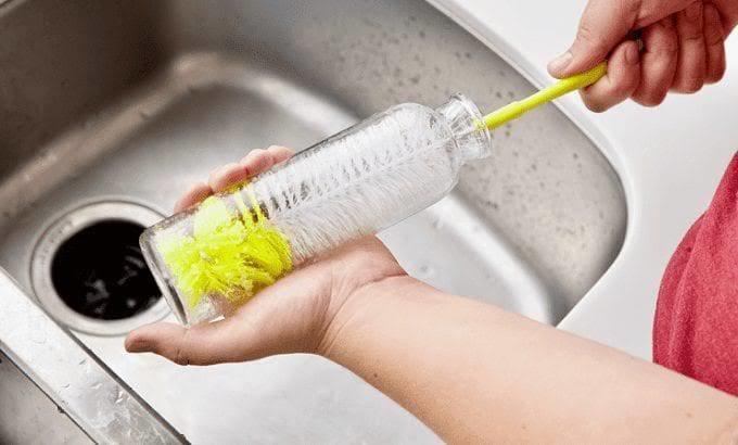 Sağlıklı Bir Su Şişesi Nasıl Olur? Tabii ki Doğru Temizlenerek!