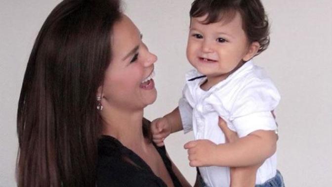 Ebru Şallı'dan Duygu Dolu 23  Nisan  Paylaşımı