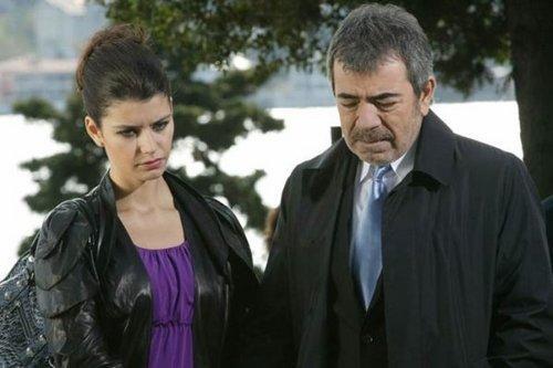 9 Madde 9 Analiz: Yeniden Ekranlarda Olan Efsane Dizi Aşkı Memnu Ahlaksızlığa mı Sevk Ediyor, Yoksa?