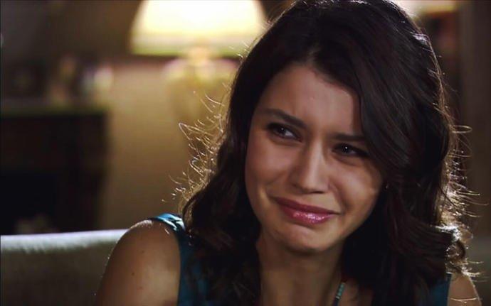 9 Madde 9 Analiz: Yeniden Ekranlarda Olan Efsane Dizi Aşkı Memnu Ahlaksızlığa mı Sevk Ediyor, Yoksa?