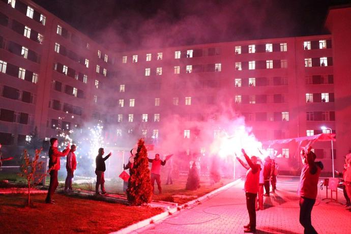 Nice Coşkulu 23 Nisanlara! İşte Türkiyeden Herkese Örnek Olacak 23 Nisan Birlik ve Beraberliği