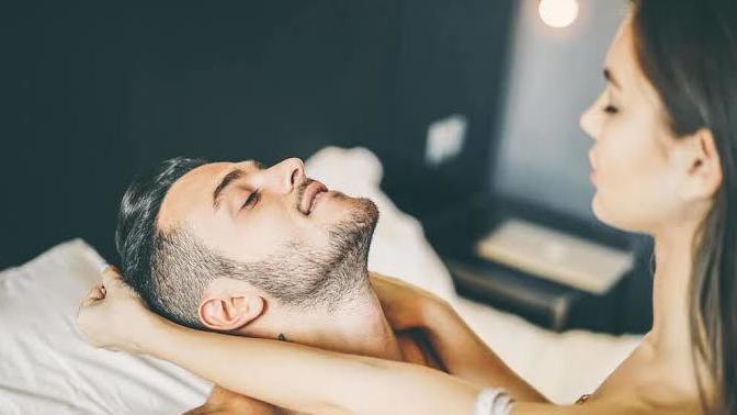 Yatakta Kadınları Mutlu Etmek Adına Tüyolar