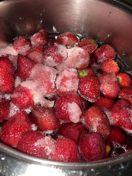 🍓 Her Şeyin Doğalı Güzel Diyenlere Ev Yapımı Çilek Reçeli Tarifim