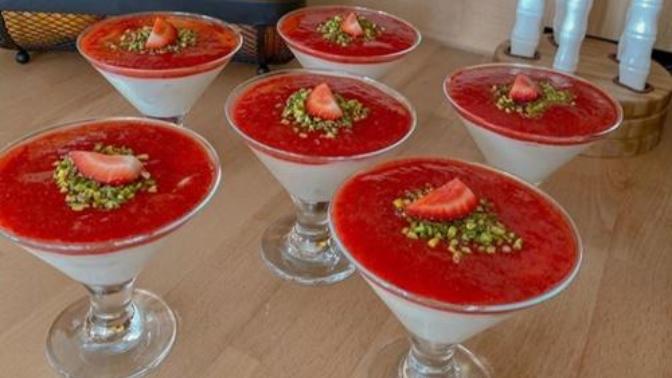 Tatlı Krizlerine Son: Hafif ve Çok Lezzetli Çilek Soslu Puding Tarifim Karşınızda!