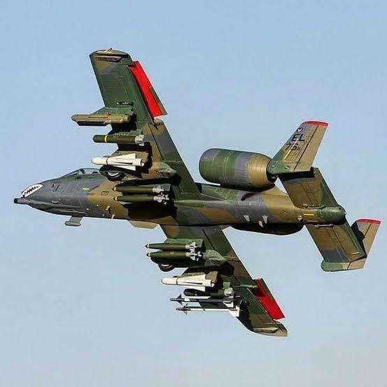 Tam yüklü bir A-10.