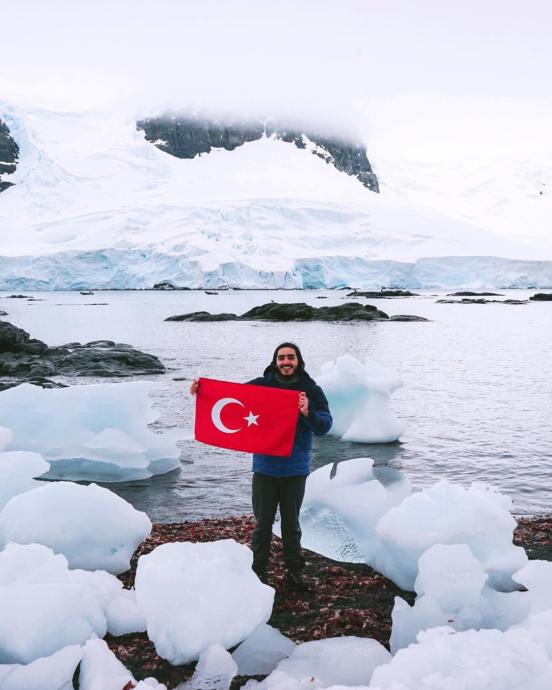Öğrenim Kredisi ile Başlayıp 7 Kıta 69 Ülkeye Ayak Basan En Genç Türk, Dijital Göçebe Barkın Özdemir KizlarSoruyorda!