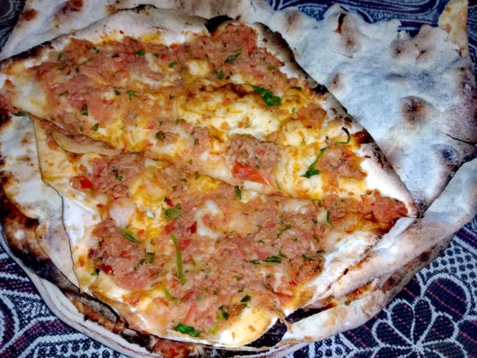 Lahmacunlarımız servise hazır
