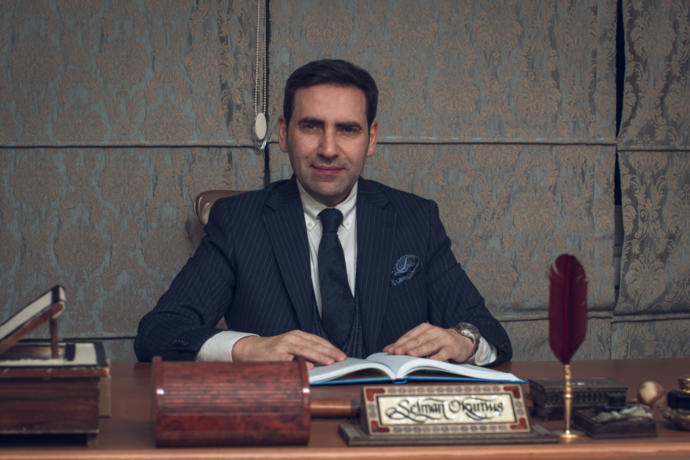 Akademisyen Kimliği, Hitabeti, Bilgisi ve Modern Görünüşüyle Farklı Bir Din Adamı Selman Okumuş KizlarSoruyorda!