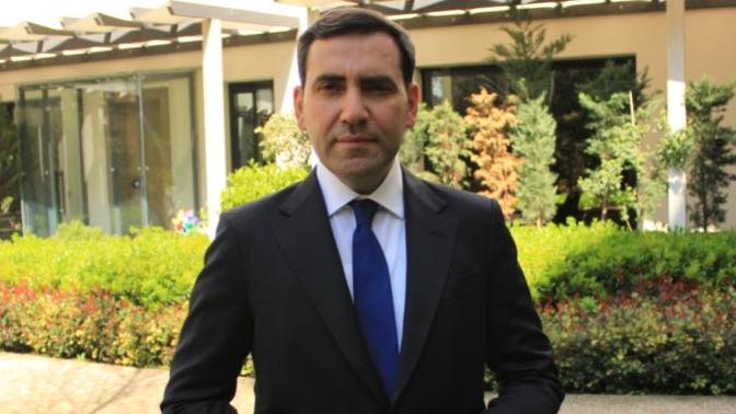 Akademisyen Kimliği, Hitabeti, Bilgisi ve Modern Görünüşüyle Farklı Bir Din Adamı Selman Okumuş KizlarSoruyor'da!