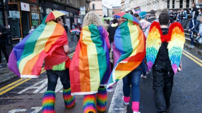 #loveislove Eşci̇nsel Bi̇reyleri̇n Tahmi̇n Edemeyeceği̇ni̇z Kadar Zor ve Mücadeleci̇ Bi̇r Hayatı Var! Bu da Benim Hayatım.