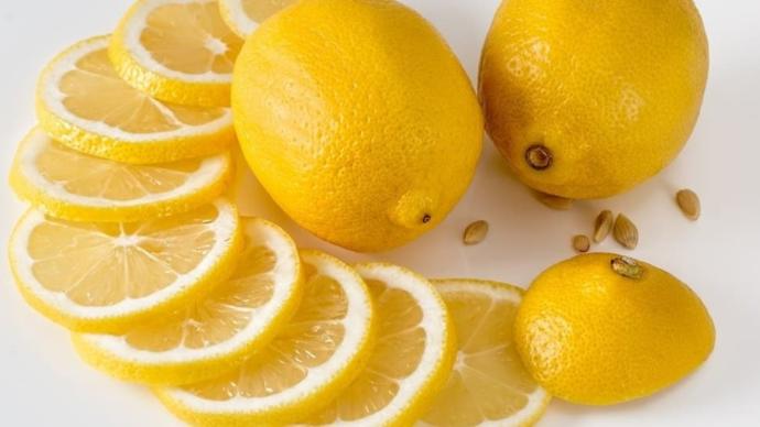 Limon Tüketerek En Az 10 Yaş Genç Gözükmenin Yolları!