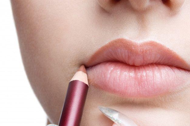 Ünlüler Bunları Yapıyormuş: 4 Madde İle Dudaklarınızı Dolgun Gösterin!