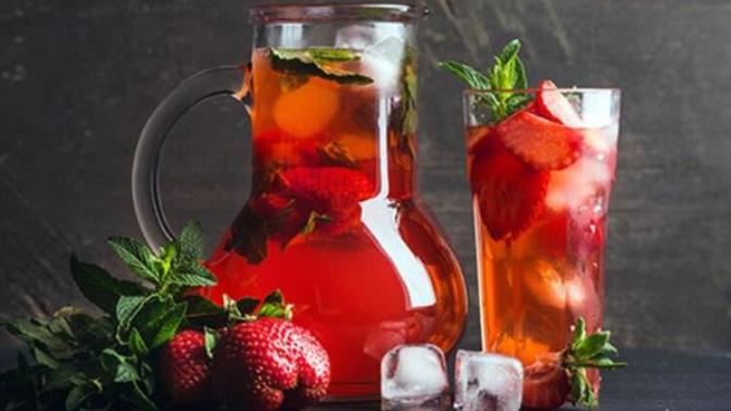 #EvdeKal Sürecinde İçinizi Ferahlatacak Buz Gibi Çilekli Limonata Sizlerle!