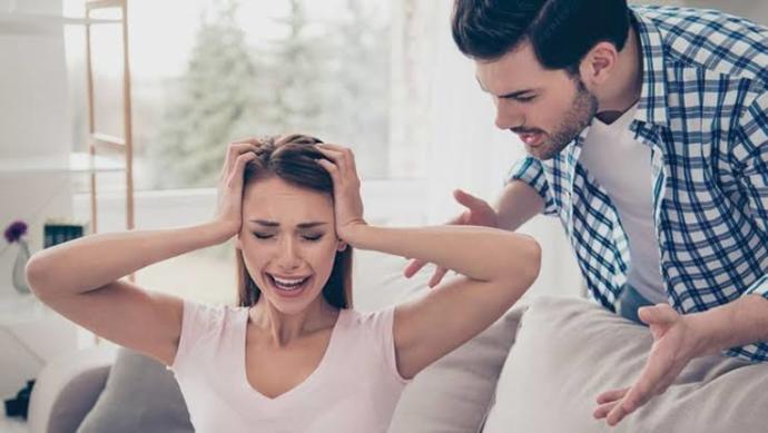 Partnerinizin Sizi Sevip Sevdiğini Gösteren Detaylar Nelerdir?