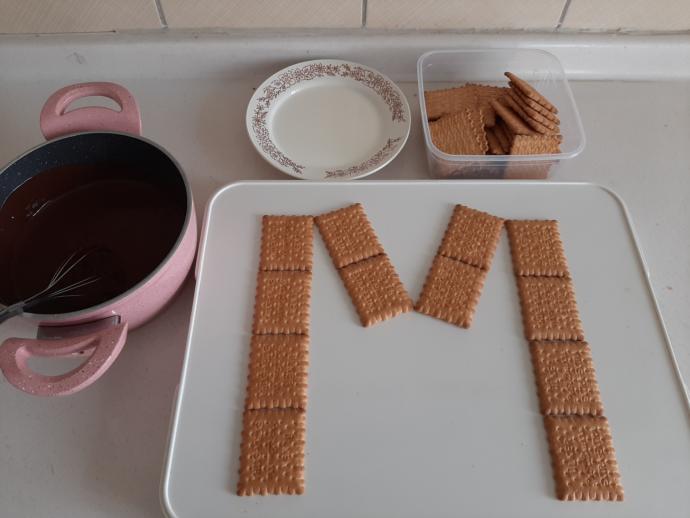 Evimin Şefi Benim Diyoruz Ve Sizlerle Harika Bir Harf Pasta Yapıyoruz!