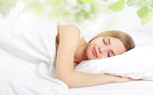 Regl Sancısı Mı Çekiyorsunuz? Regl Döneminde İlaç Gibi Gelecek 5 Çözüm!