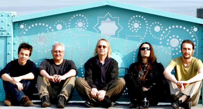 5 Kaya Adam: Solisti Olduğu Rock Müzik Gruplarını Işıklarıyla Parlatan 5 Adam ve Öncü Olma Sırları