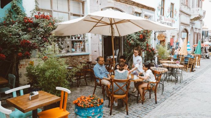 Maviyle, Yeşilin Her Tonuna Aşık Kalacağınız; İzmirin Şirin İlçesi: Urla!