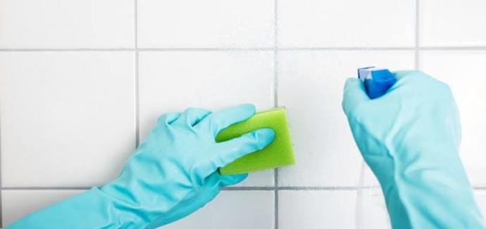 Banyo fayanslarınızı çamaşır suyuyla beyazlatın