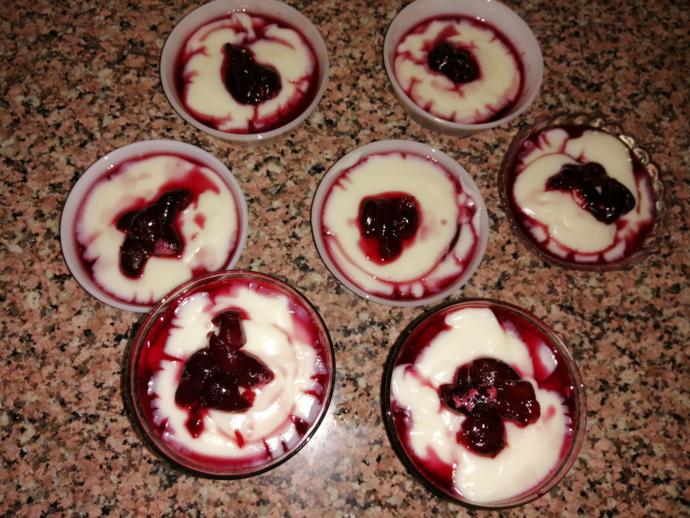 Kirazlı Puding Tarifi! Farklı Bir Sütlü Tatlı Türü Denemeye Ne Dersiniz?