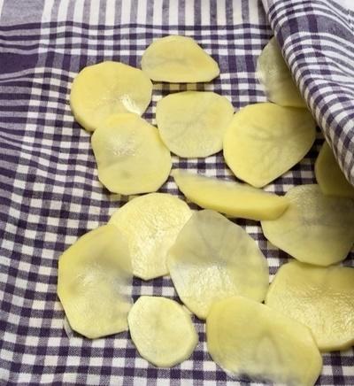Bu Tarif Kaçmaz Kızlar: Evde Kolayca Yapacağınız Cips Tarifim Sizlerle!