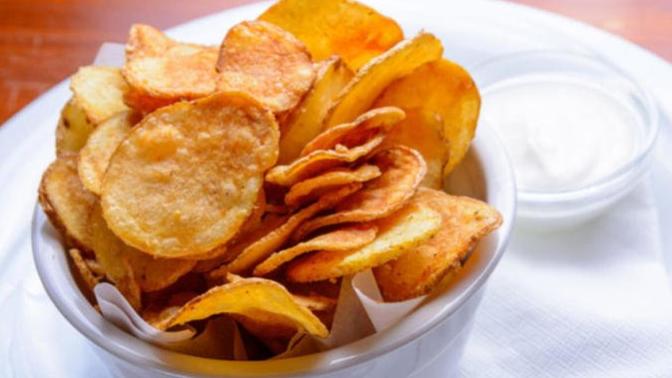 Bu Tarif Kaçmaz Kızlar: Evde Kolayca Yapacağınız Cips Tarifim Sizlerle!