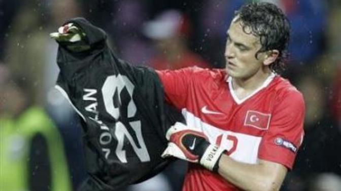 Mevkisi Kaleci Olmamasına Rağmen Maç Esnasında Kaleye Geçen Futbolcular