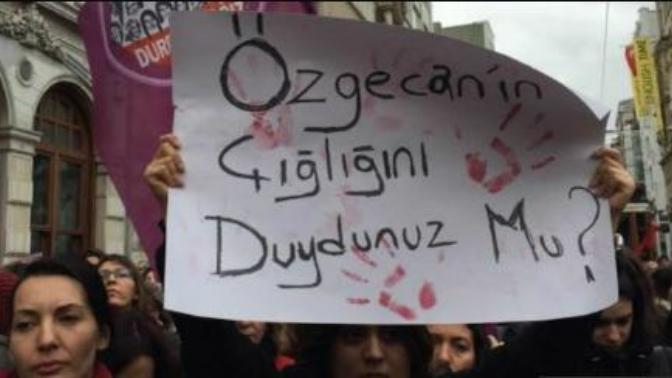 Tek Suçu Yalnız Bir Kadın Olarak O Otobüse Binmekti