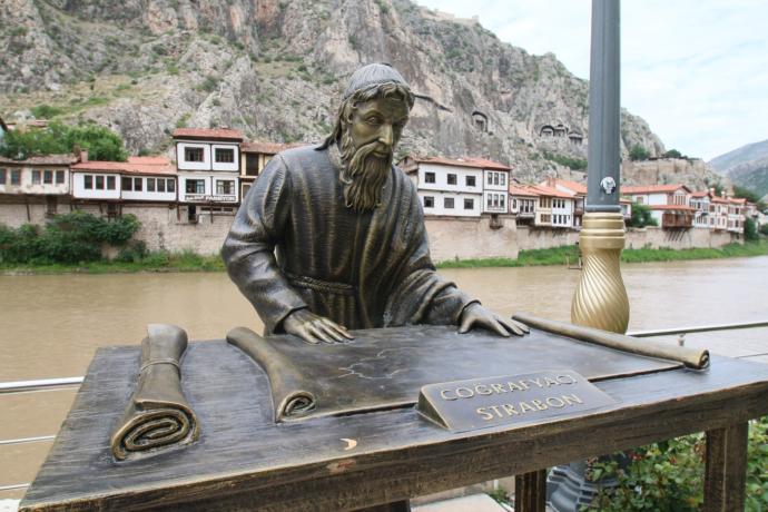 Coğrafyaya Giriş ve Geçmiş Coğrafyacılar