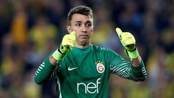 Yalnız Olmayan Kaleci: Fernando Muslera