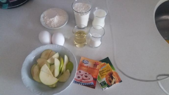 Pratik Tarifler Kadınlardan Sorulur! Tavada Elmalı Kek Nasıl Yapılır?