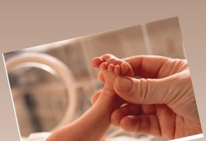 Benim İki Elim Var, Hayata Dört Elle Tutunabilmem İçin Senin Ellerine de İhtiyacım Var