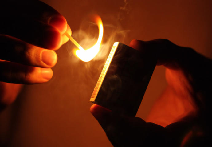 Bir Yerleri Yakmaktan Haz Almak - Pyromaniac