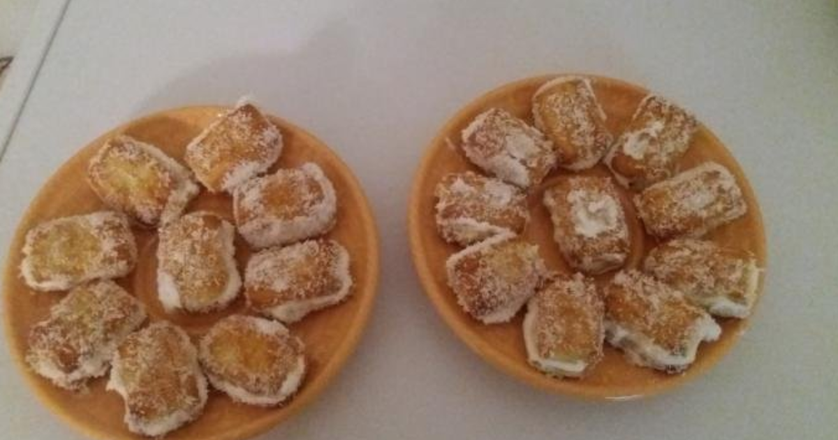 Fırınsız 5 Dakikada Cicibebeli Krem Şantili Minik Pasta Kurabiyeler