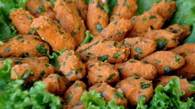 Halamın Lezzetli Tarifiyle Mercimek Köftesi Nasıl Yapılır?