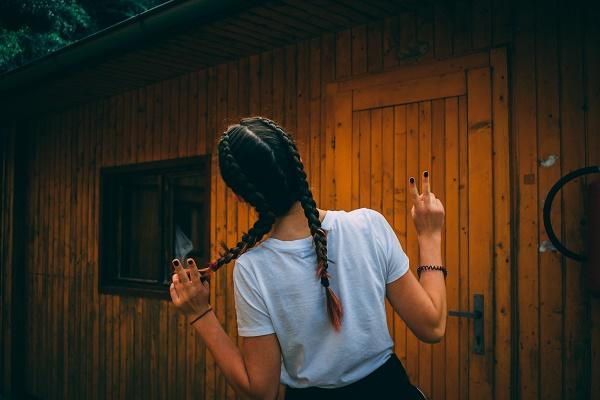 Bütün Kızlar Toplandık! Partilerin En Göz Alıcı Saç Modelleri
