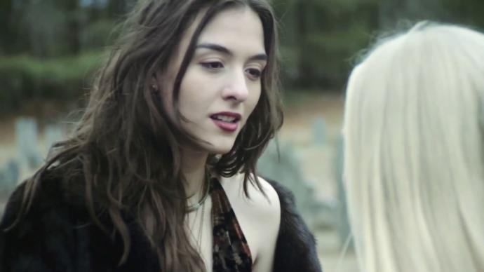 Esrarengiz Bir Arkadaşlığın Gizemi: Sweet, Sweet Lonely Girl