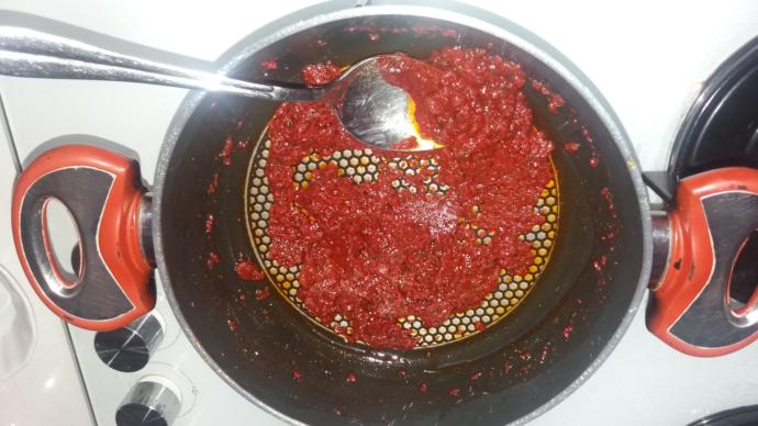 Türk İşi Yoğurtlu Soslu Spagetti Tarifi!