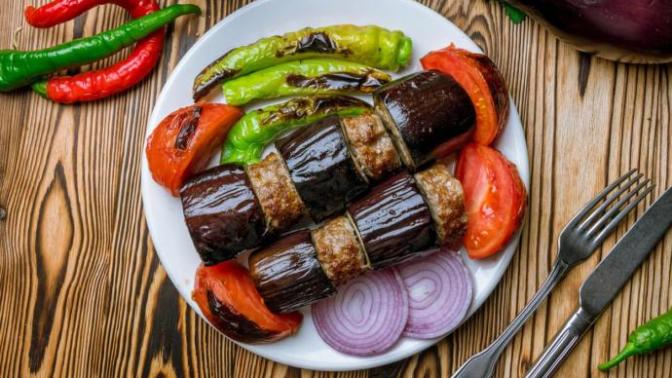 Enfes ve Pratik Patlıcan Kebabı Tarifi