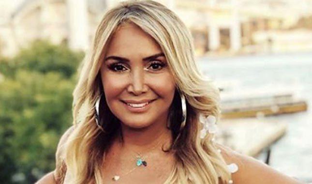 Şarkıcı Yonca Evcimik Sosyal Medya Yasasının Çıkış Hızına Tepki Gösterdi