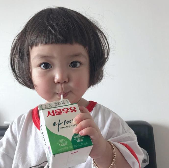 Sosyal Medyada Herkes Bu Küçük Korelinin Tatlı Hallerine Bayılıyor! Minik Koreli ve Tatlı Halleri
