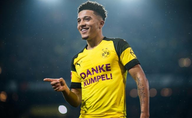 Sağ Kanat Mevkisinde Oynayan En iyi 10 Futbolcu