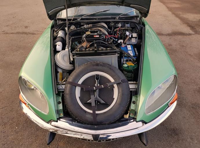 Citroen DS19 motor kısmı